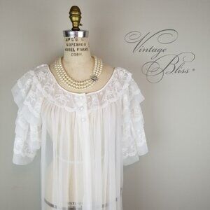 Vintage 1950's Feminine White with Lace Trim Peignoir Robe Nightie Ladies Sz Med